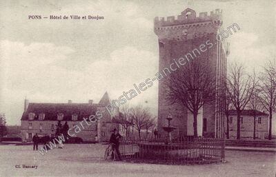 Carte postale ancienne Hôtel de Ville et Donjon — Pons (Charente-Maritime)