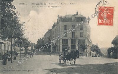 Carte postale ancienne Carrefour de l'Avenue Milhaud et de l'Avenue de la République — Aurillac (Cantal)