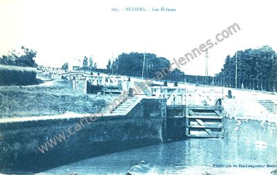 Carte postale ancienne Les Écluses — Béziers (Hérault)