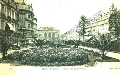 Carte postale ancienne Place de la Comédie — Montpellier (Hérault)