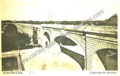 Carte postale ancienne L'Aqueduc des Arceaux — Montpellier (Hérault)