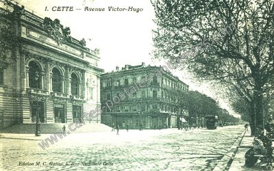 Carte postale ancienne Avenue Victor-Hugo — Sète (Hérault)