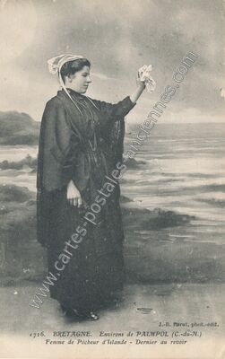 Carte postale ancienne Femme de Pêcheur d'Islande - Dernier au revoir — Paimpol (Côtes-d'Armor)