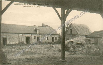 Carte postale ancienne La Maison du Crime (Intérieur de la Cour) — Corancez (Eure-et-Loir)