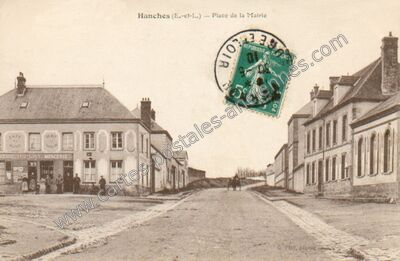 Carte postale ancienne Place de la Mairie — Hanches (Eure-et-Loir)