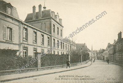 Carte postale ancienne École Primaire et Cours Complémentaire — Maintenon (Eure-et-Loir)