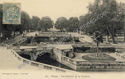 Carte postale ancienne Vue Générale de la Fontaine — Nîmes (Gard)