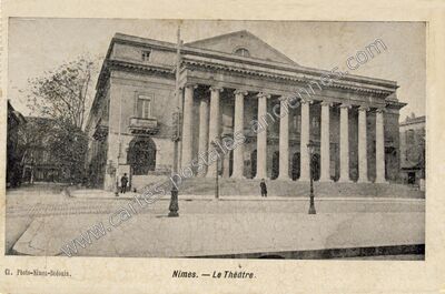 Carte postale ancienne Le Théâtre — Nîmes (Gard)