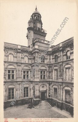 Carte postale ancienne Cour de l'Hôtel d'Assézat (angle de la tour XVIe siècle) — Toulouse (Haute-Garonne)