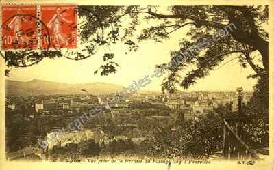 Carte postale ancienne Vue prise de la terrasse du Passage Gay à Fourvière — Lyon (Rhône)