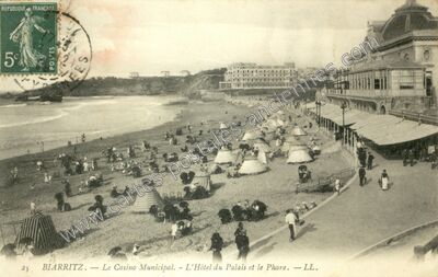 Carte postale ancienne Le Casino Municipal. — L'Hôtel du Palais et le Phare — Biarritz (Pyrénées-Atlantiques)
