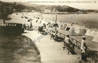 Carte postale ancienne Vue sur la Plage et le Côteau de Bordagain — Saint-Jean-de-Luz (Pyrénées-Atlantiques)