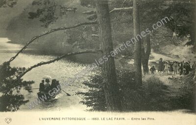 Carte postale ancienne Lac Pavin — Besse-et-Saint-Anastaise (Puy-de-Dôme)