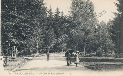 Carte postale ancienne Un Coin du Parc Fenestre — La Bourboule (Puy-de-Dôme)