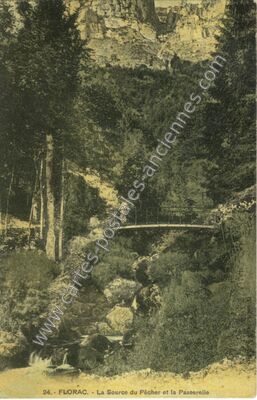 Carte postale ancienne La Source du Pêcher et la Passerelle — Florac (Lozère)