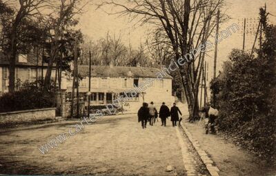 Carte postale ancienne Restaurant Hôtel de la Gare — Bois-le-Roi (Seine-et-Marne)