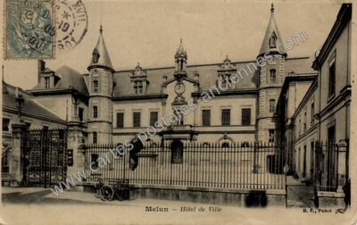 Carte postale ancienne Hôtel de Ville — Melun (Seine-et-Marne)