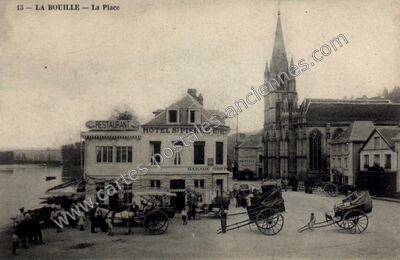Carte postale ancienne La Place — La Bouille (Seine-Maritime)