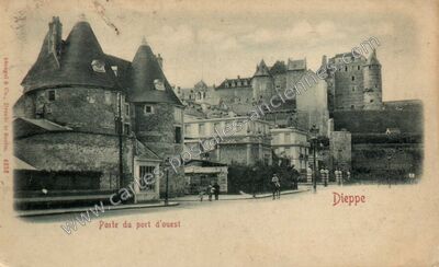 Carte postale ancienne Porte du port d'ouest — Dieppe (Seine-Maritime)
