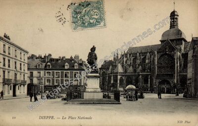 Carte postale ancienne La Place Nationale — Dieppe (Seine-Maritime)