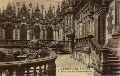 Carte postale ancienne La Bénédictine, Terrasse de la Salle des Abbés — Fécamp (Seine-Maritime)