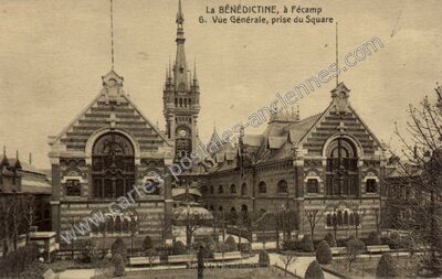 Carte postale ancienne La BÉNÉDICTINE, Vue Générale, prise du Square — Fécamp (Seine-Maritime)