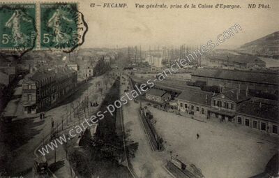 Carte postale ancienne Vue générale, prise de la Caisse d'Epargne — Fécamp (Seine-Maritime)
