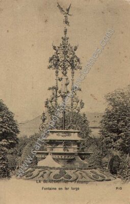 Carte postale ancienne La Bénédictine, Fontaine en fer forgé — Fécamp (Seine-Maritime)