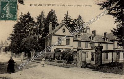 Carte postale ancienne Route de Paris à Dieppe — Les Grandes-Ventes (Seine-Maritime)