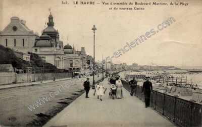 Carte postale ancienne Vue d'ensemble du Boulevard Maritime, de la Plage et du nouveau Casino — Le Havre (Seine-Maritime)