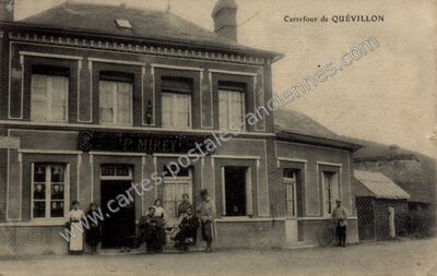 Carte postale ancienne Carrefour — Quevillon (Seine-Maritime)