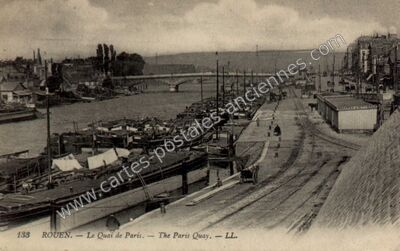 Carte postale ancienne Le Quai de Paris. — The Paris Quay — Rouen (Seine-Maritime)