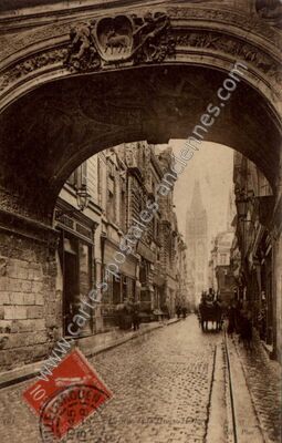 Carte postale ancienne La Rue de la Grosse Horloge — Rouen (Seine-Maritime)