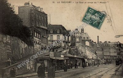 Carte postale ancienne Le Quai et rampe du " Musoir — Le Tréport (Seine-Maritime)