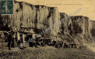Carte postale ancienne Les falaises et la plage — Le Tréport (Seine-Maritime)