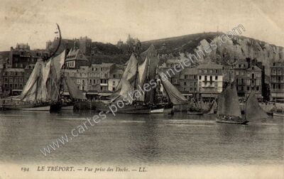 Carte postale ancienne Vue prise des Docks — Le Tréport (Seine-Maritime)