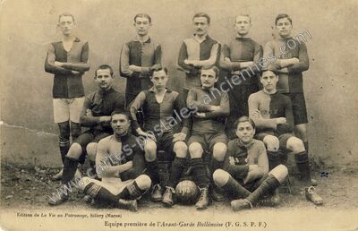 Carte postale ancienne Equipe première de l'Avant-Garde Bollénoise — Bollène (Vaucluse)