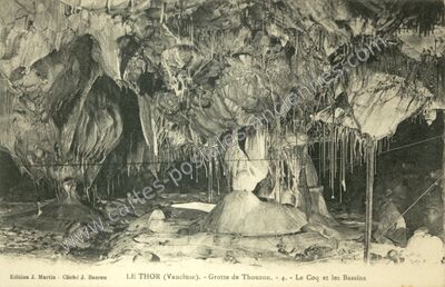 Carte postale ancienne Grotte de Thouzon — Le Thor (Vaucluse)