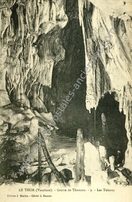 Carte postale ancienne Grotte de Thouzon — Le Thor (Vaucluse)