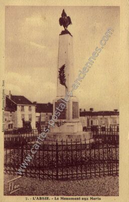 Carte postale ancienne Le Monument aux Morts — L'Absie (Deux-Sèvres)