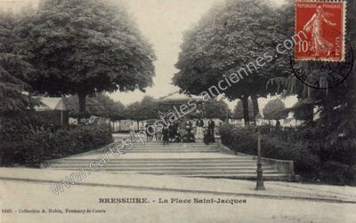 Carte postale ancienne La Place Saint-Jacques — Bressuire (Deux-Sèvres)