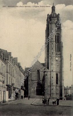 Carte postale ancienne L'Église Notre-Dame — Bressuire (Deux-Sèvres)