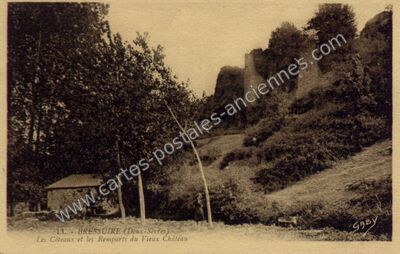 Carte postale ancienne Les Côteaux et les Remparts du Vieux Château — Bressuire (Deux-Sèvres)
