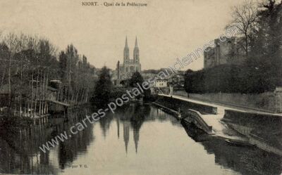 Carte postale ancienne Quai de la Préfecture — Niort (Deux-Sèvres)