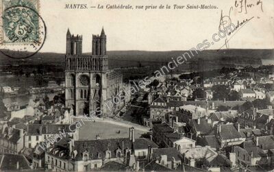 Carte postale ancienne La Cathédrale, vue prise de la Tour Saint-Maclou — Mantes-la-Jolie (Yvelines)