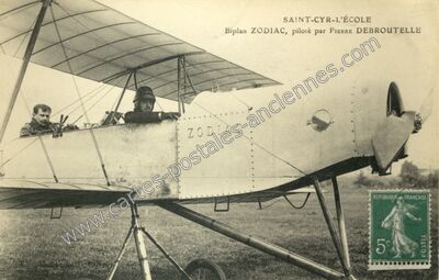 Carte postale ancienne Biplan ZODIAC, piloté par PIERRE DEBROUTELLE — Saint-Cyr-l'École (Yvelines)