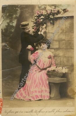 Carte postale ancienne La fleur qu'on cueille à deux semble plus embaumée — Fleurs plus Embaumee — Fantaisie