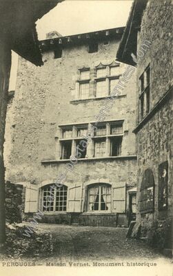Carte postale ancienne Maison Vernet. Monument historique — Pérouges (Ain)