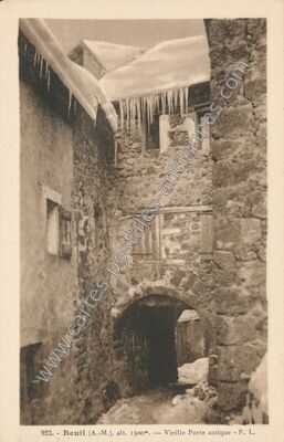 Carte postale ancienne Vieille Porte antique — Beuil (Alpes-Maritimes)