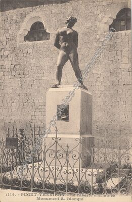Carte postale ancienne La Liberté enchaînée / Monument A. Blanqui — Puget-Théniers (Alpes-Maritimes)